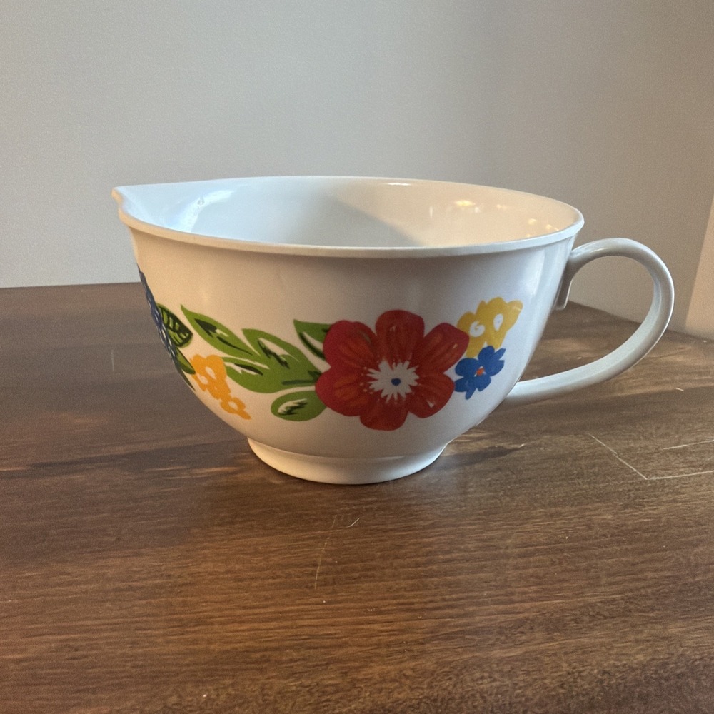The Pioneer Woman Melamine Floral 2 Cup Measuring Cup W Spout Plastic Gravy Boat